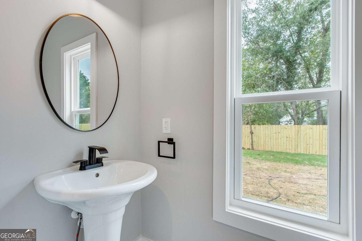44 Bond Street Royston GA 30662