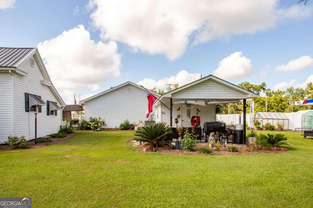 43 Graham Methodist Church Road Baxley GA 31513