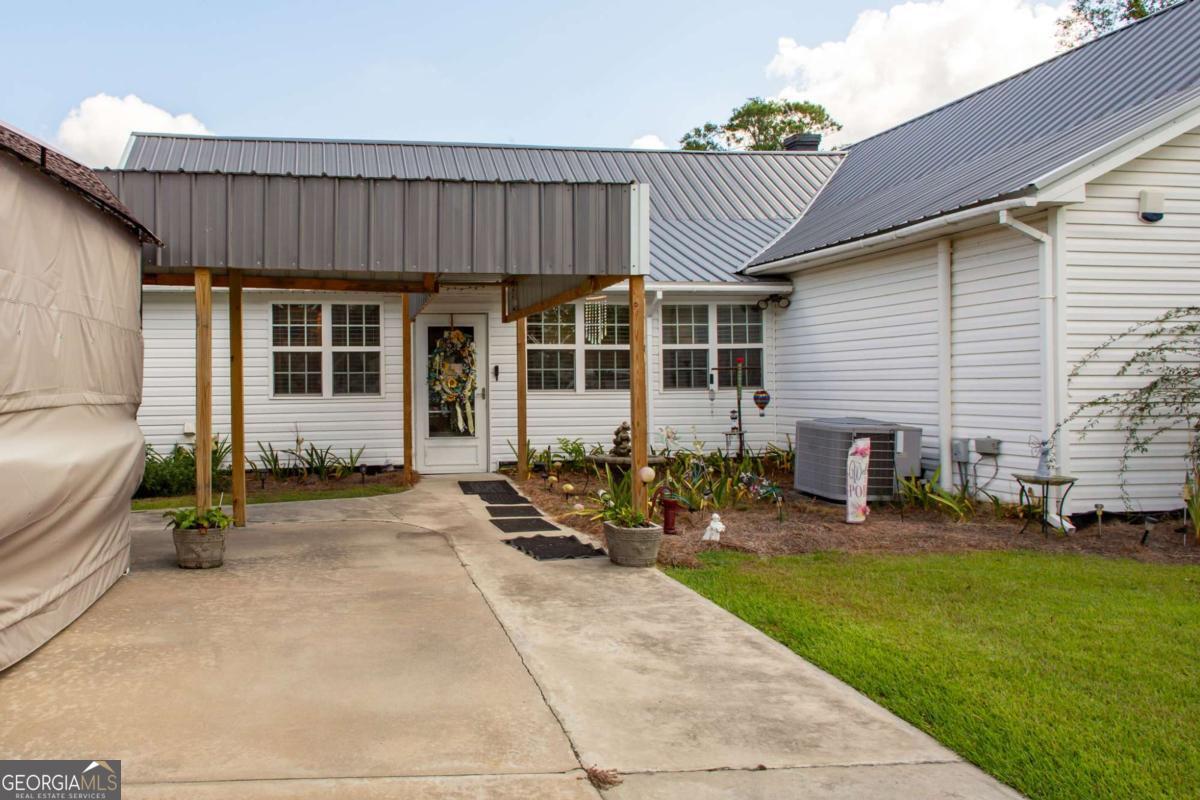 43 Graham Methodist Church Road Baxley GA 31513