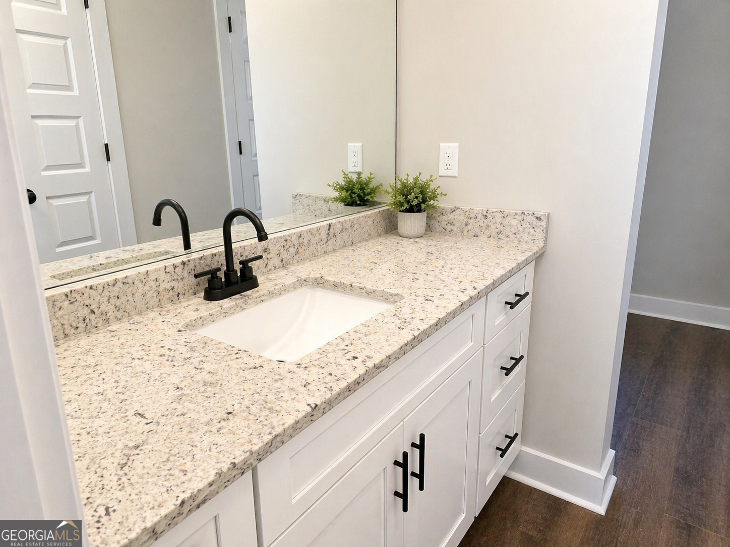 86 Colfax Street Hartwell GA 30643