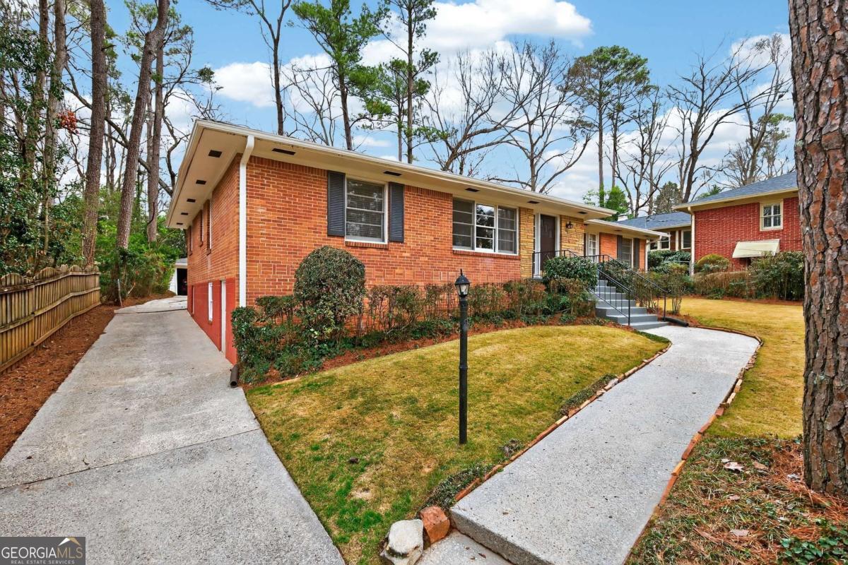 827 Pinetree Drive Decatur GA 30030