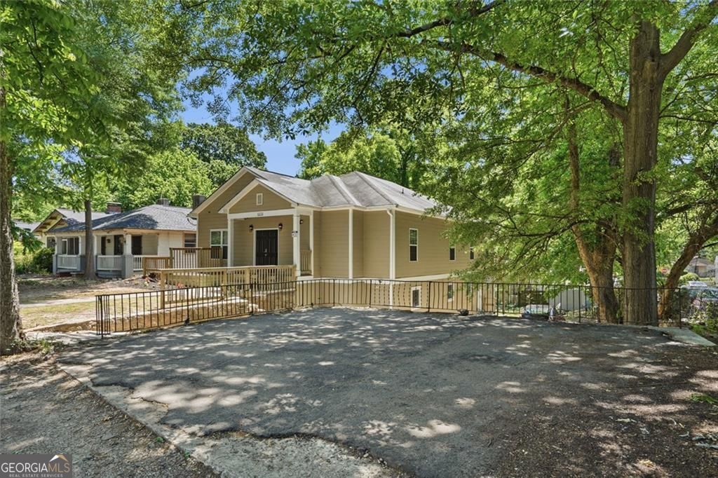 1070 Mayson Turner Road NW Atlanta GA 30314