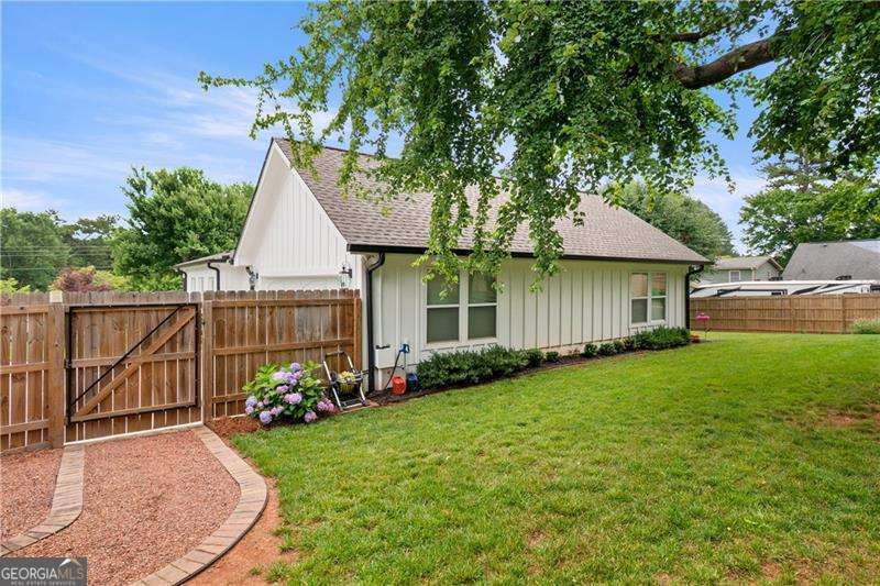 5025 Lakewood Drive Acworth GA 30101