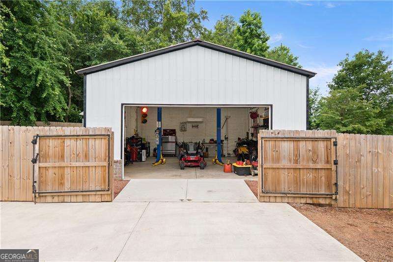 5025 Lakewood Drive Acworth GA 30101