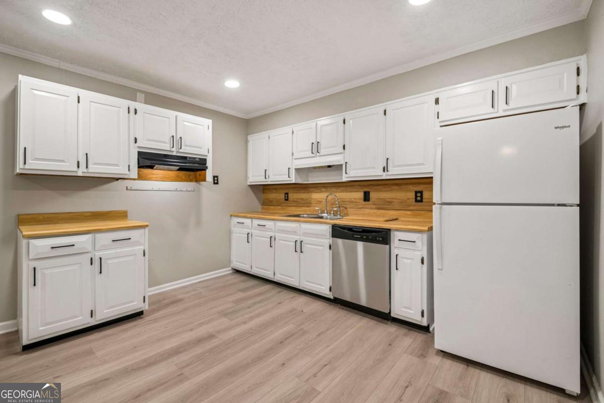 621 Maple Drive Riverdale GA 30274