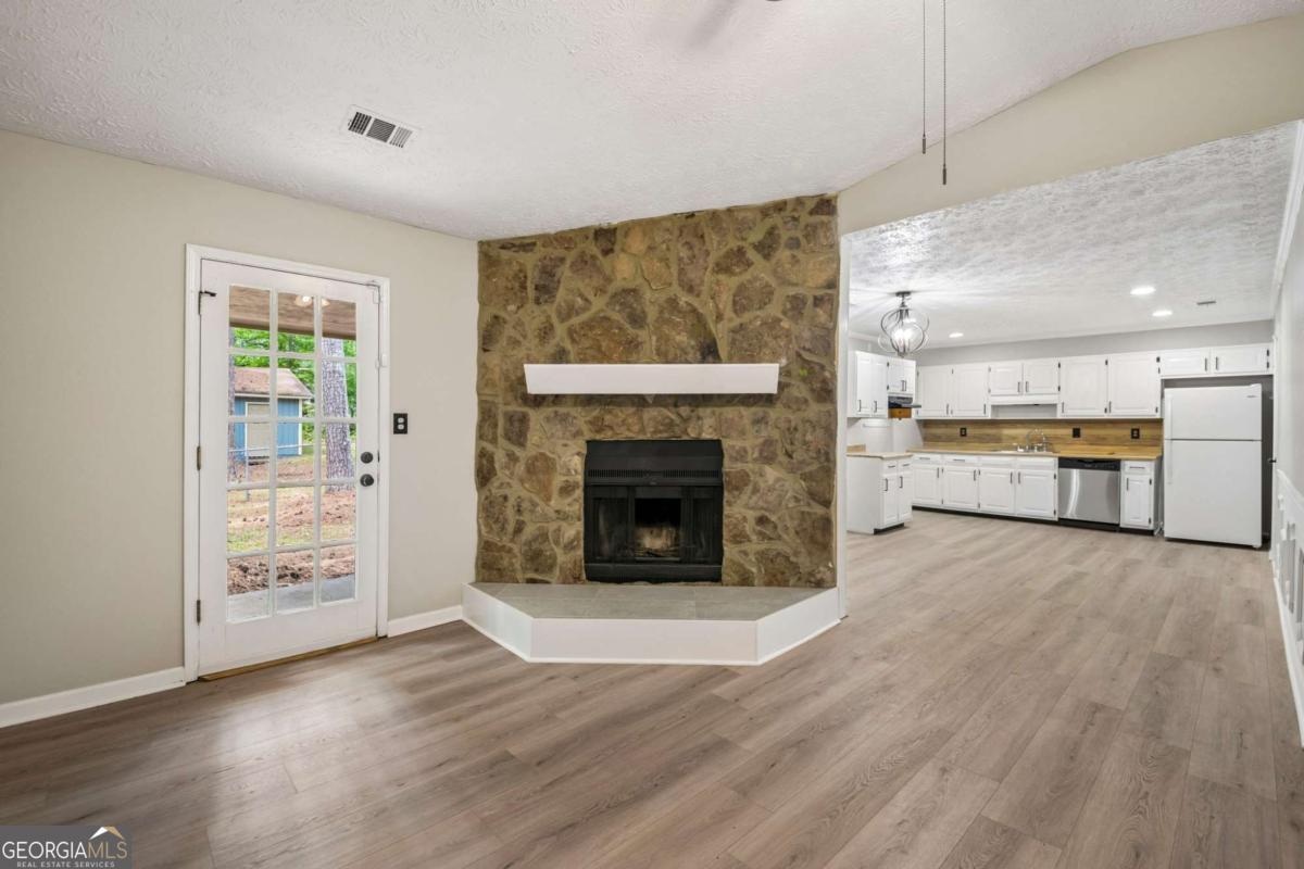621 Maple Drive Riverdale GA 30274