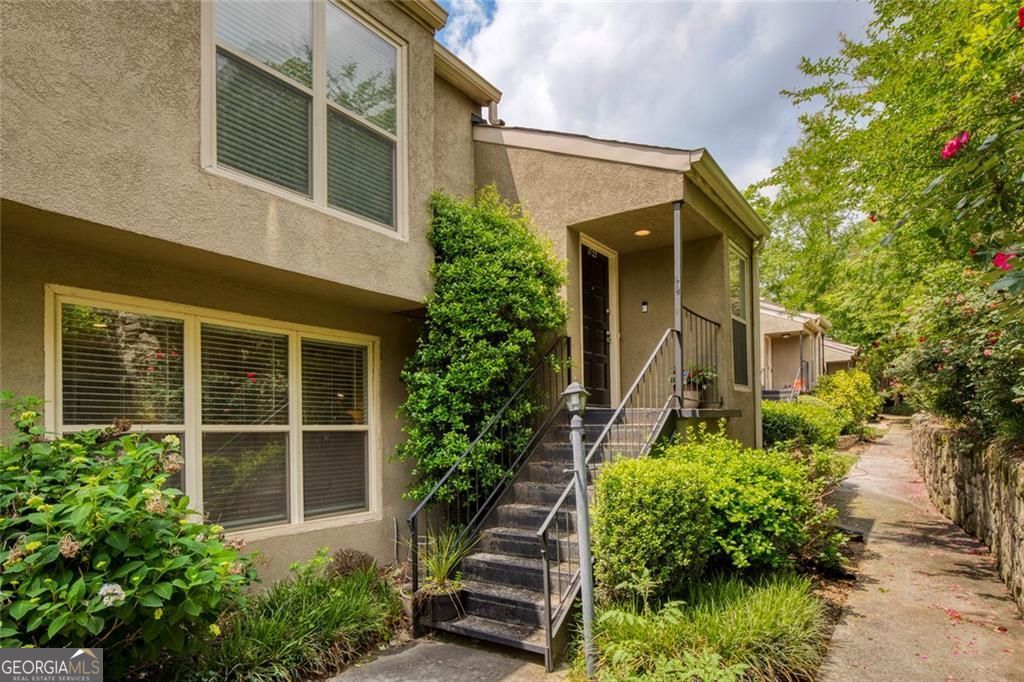 1722 Woodcliff Court NE Atlanta GA 30329