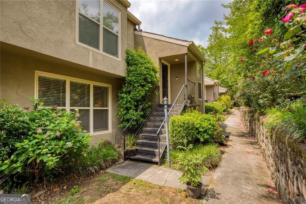 1722 Woodcliff Court NE Atlanta GA 30329