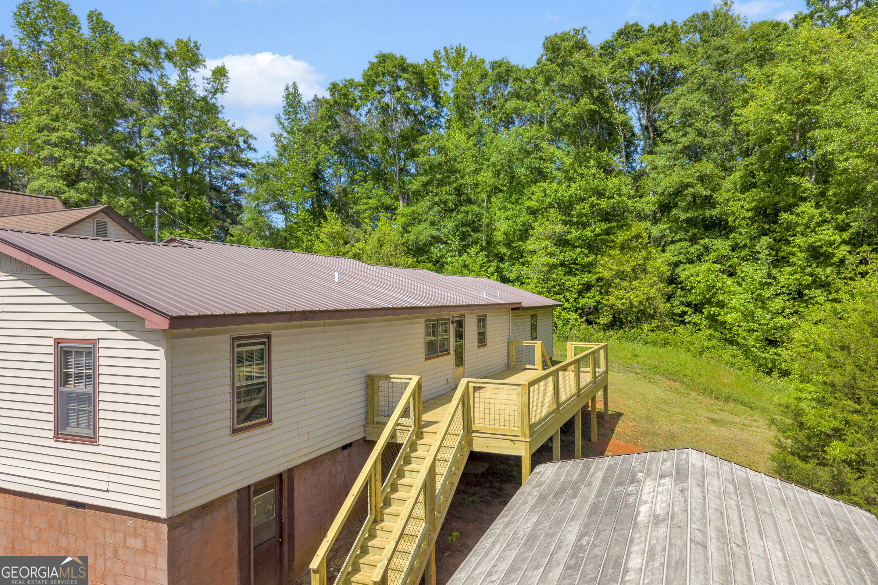 1894 Athens Road Carnesville GA 30521