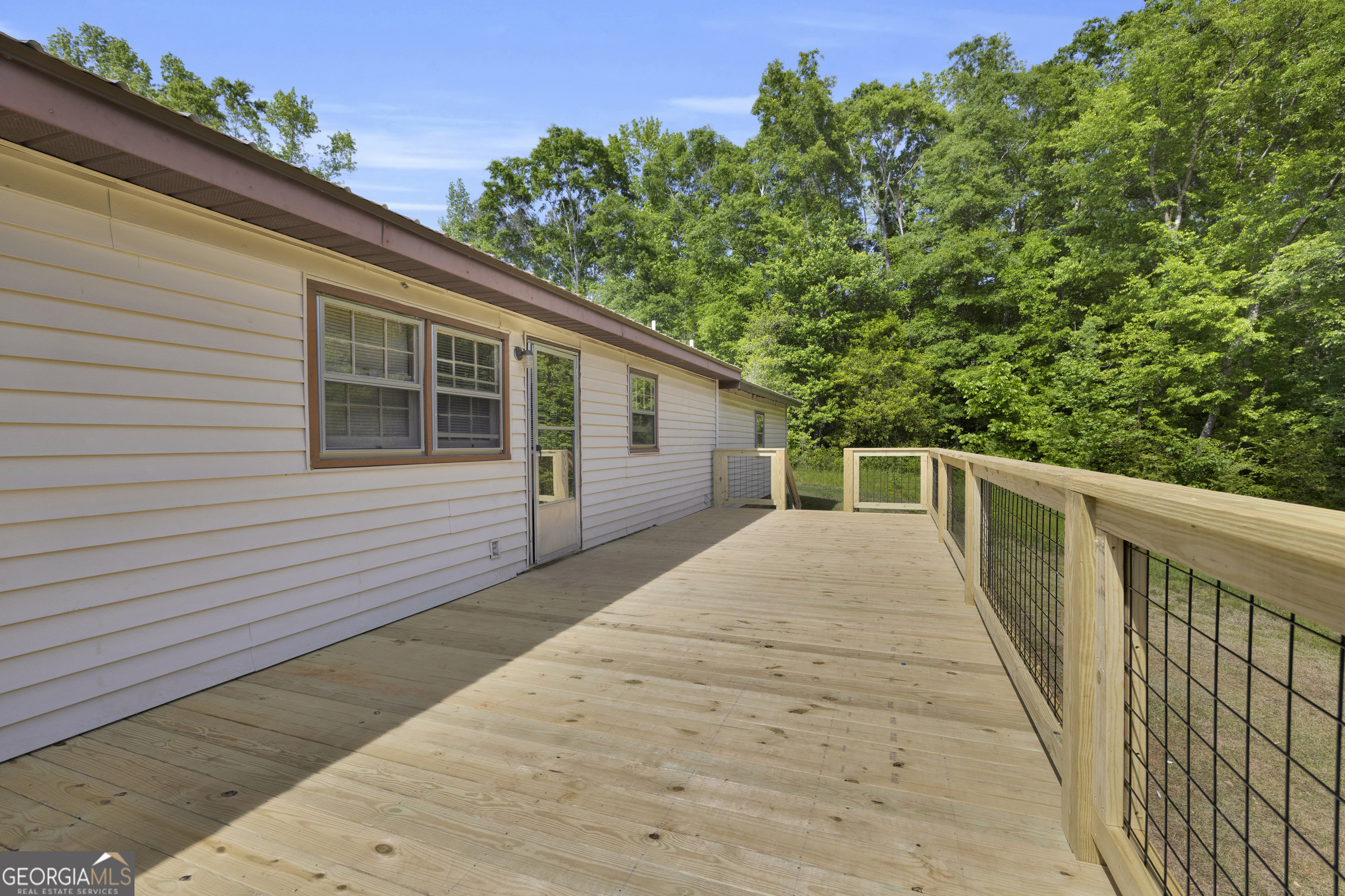 1894 Athens Road Carnesville GA 30521