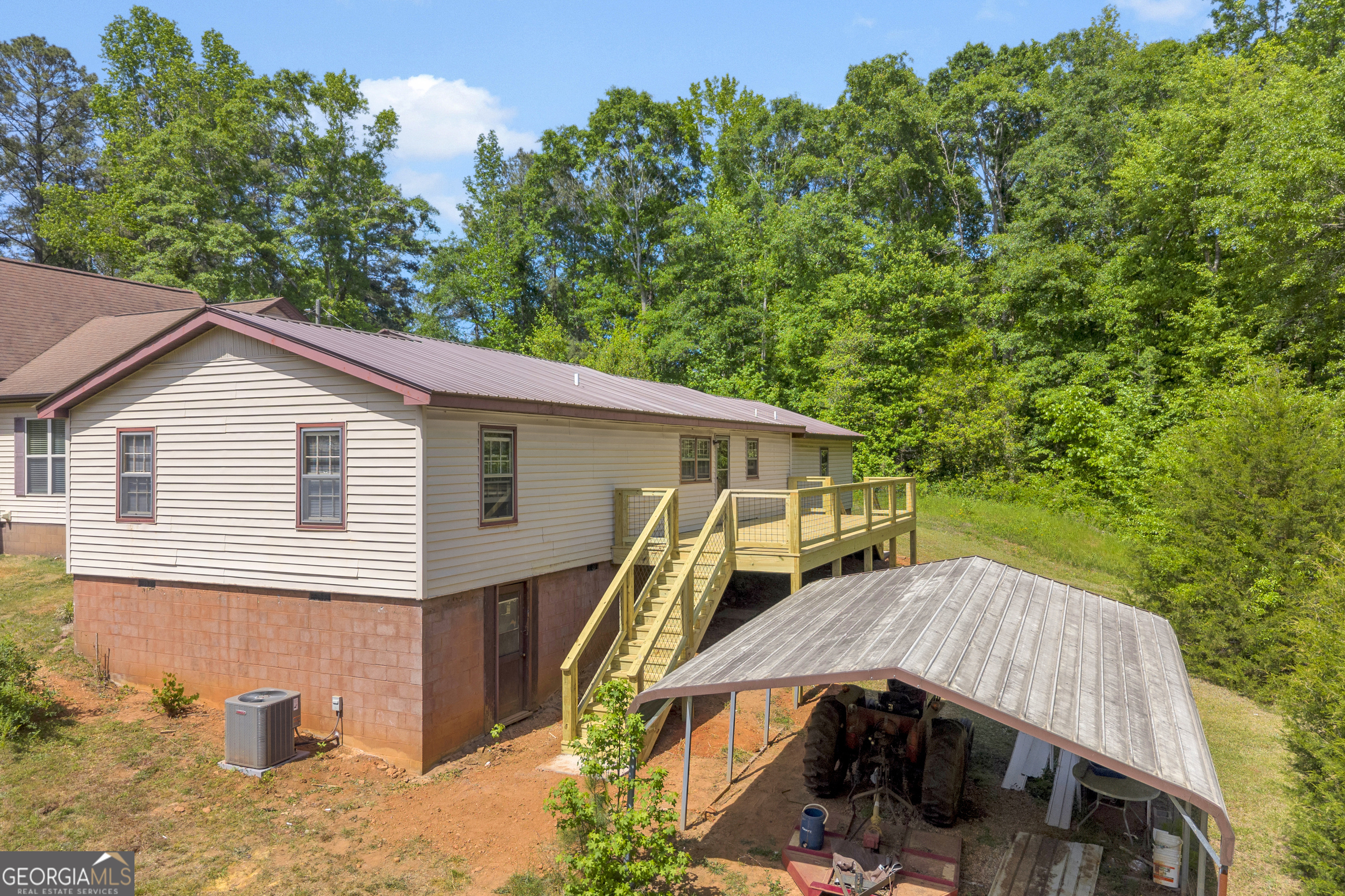 1894 Athens Road Carnesville GA 30521