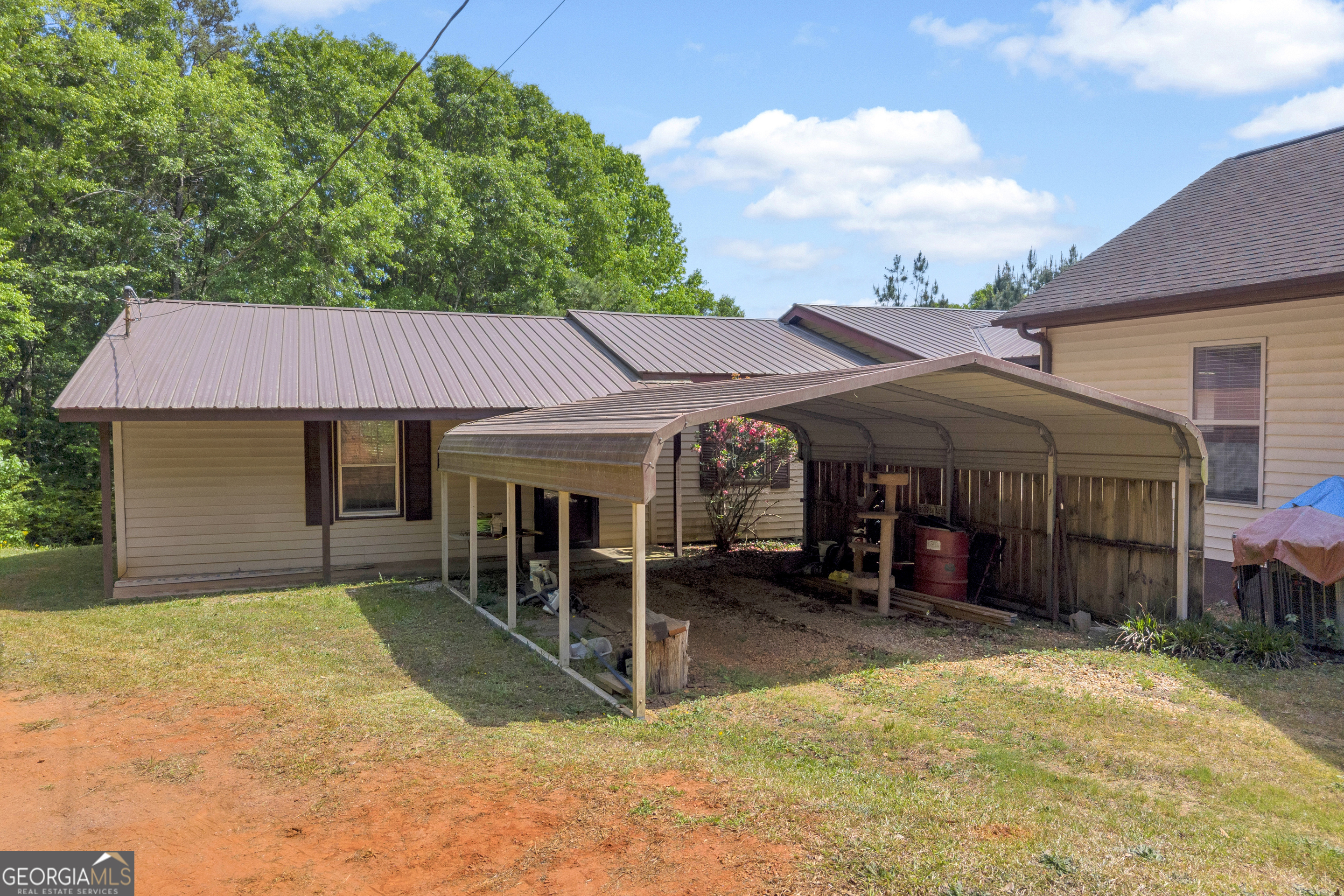 1894 Athens Road Carnesville GA 30521