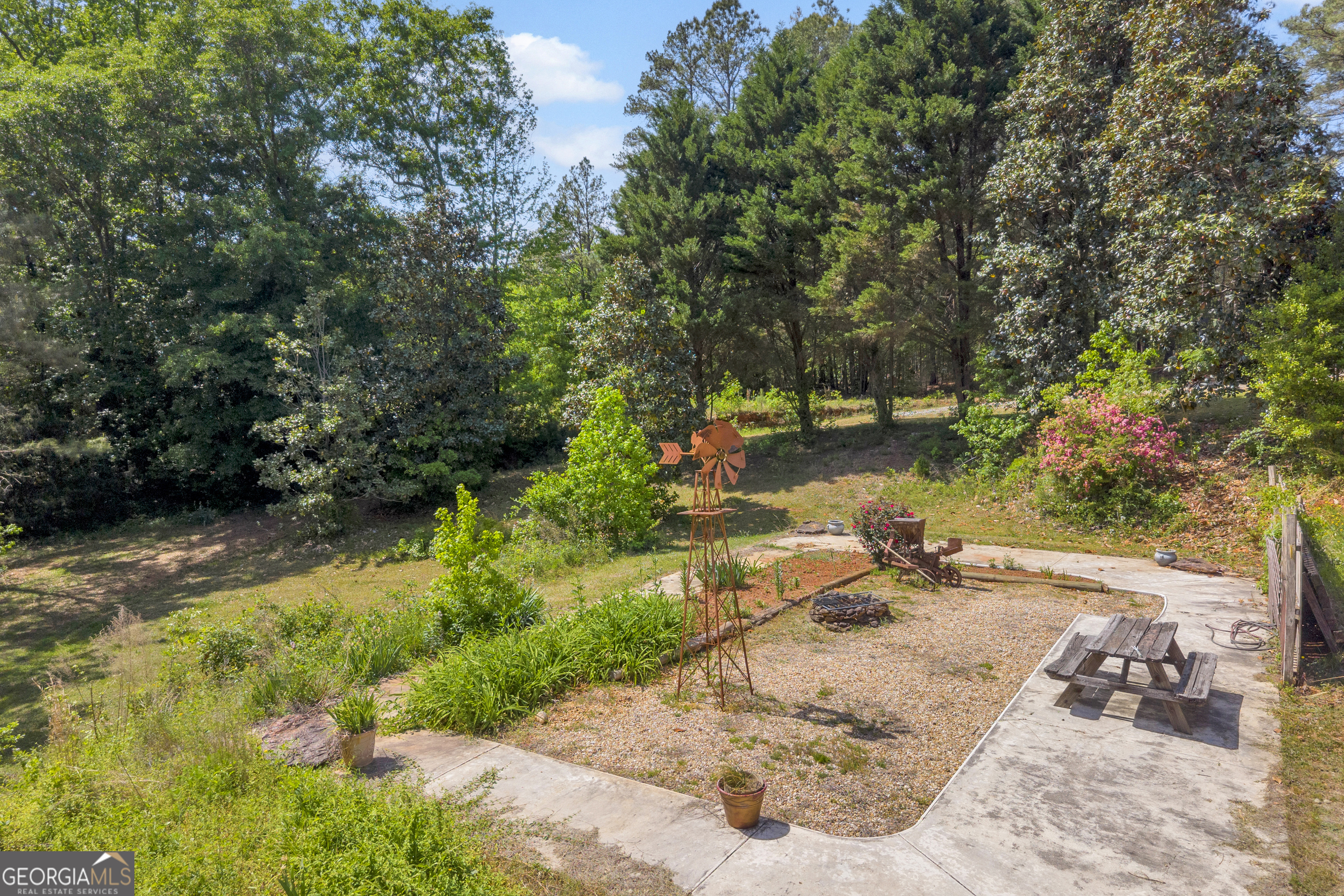 1894 Athens Road Carnesville GA 30521