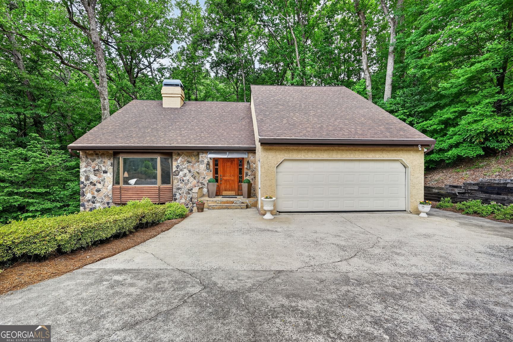 365 Crosstree Lane Sandy Springs GA 30328