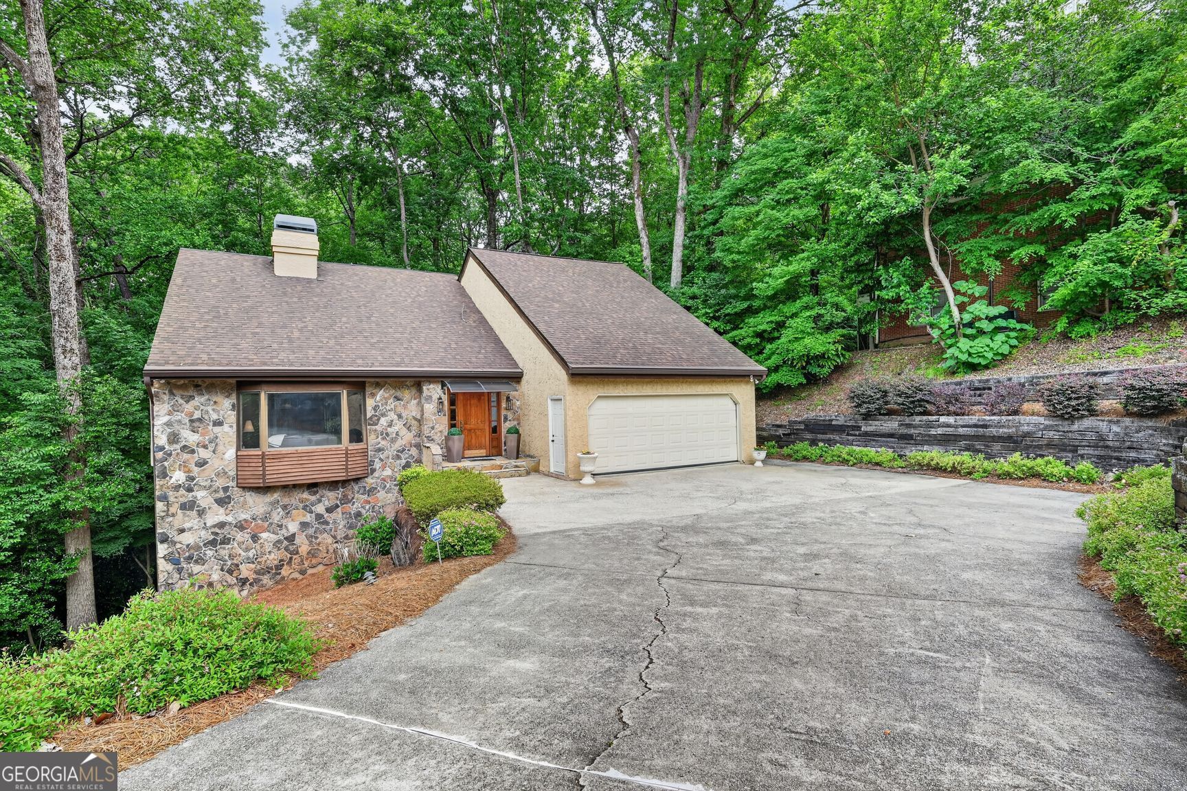 365 Crosstree Lane Sandy Springs GA 30328