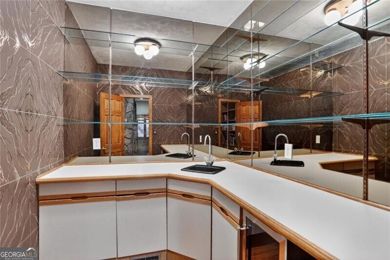 365 Crosstree Lane Sandy Springs GA 30328