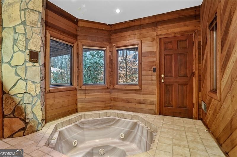 365 Crosstree Lane Sandy Springs GA 30328