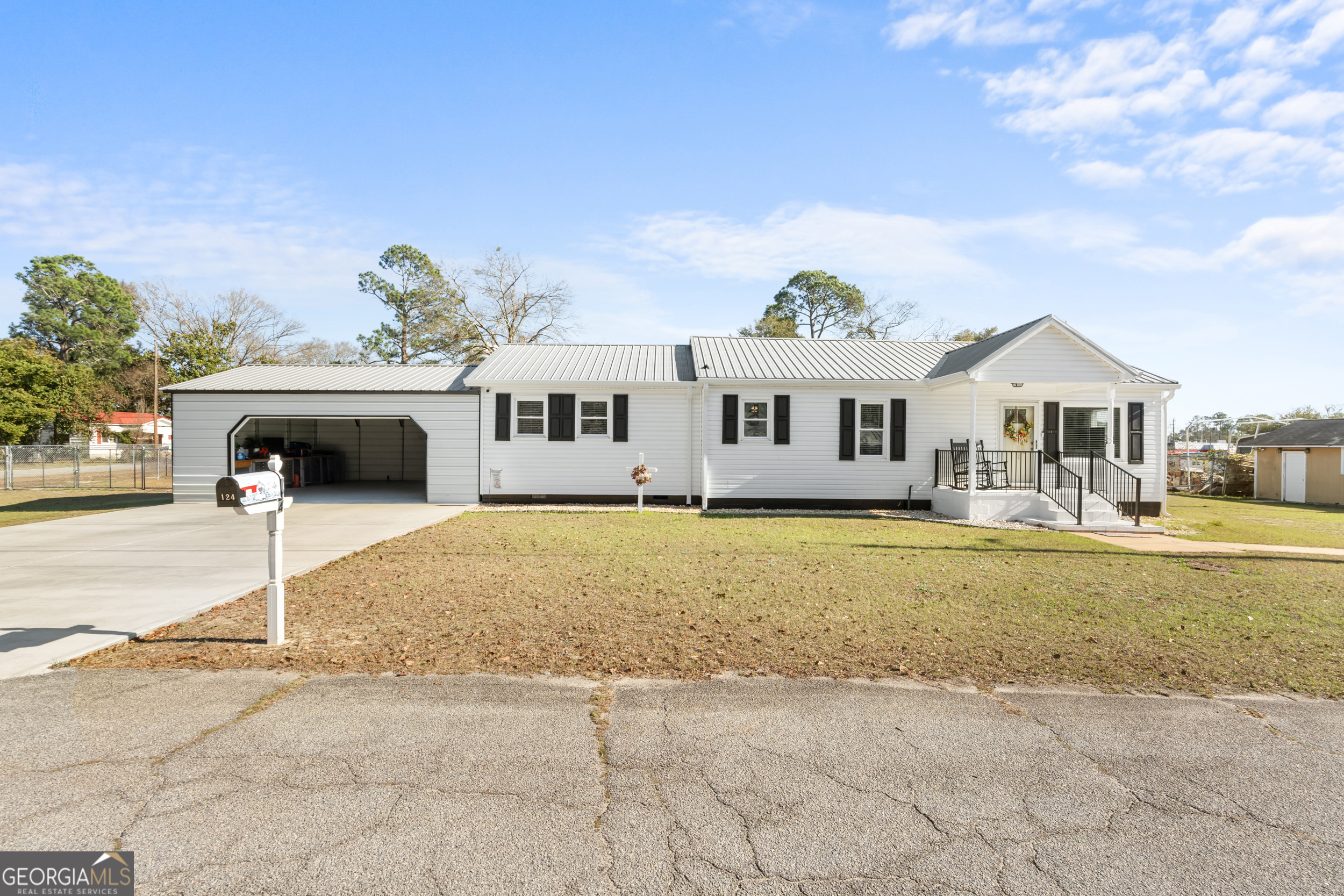 124 Pierce Avenue Swainsboro GA 30401