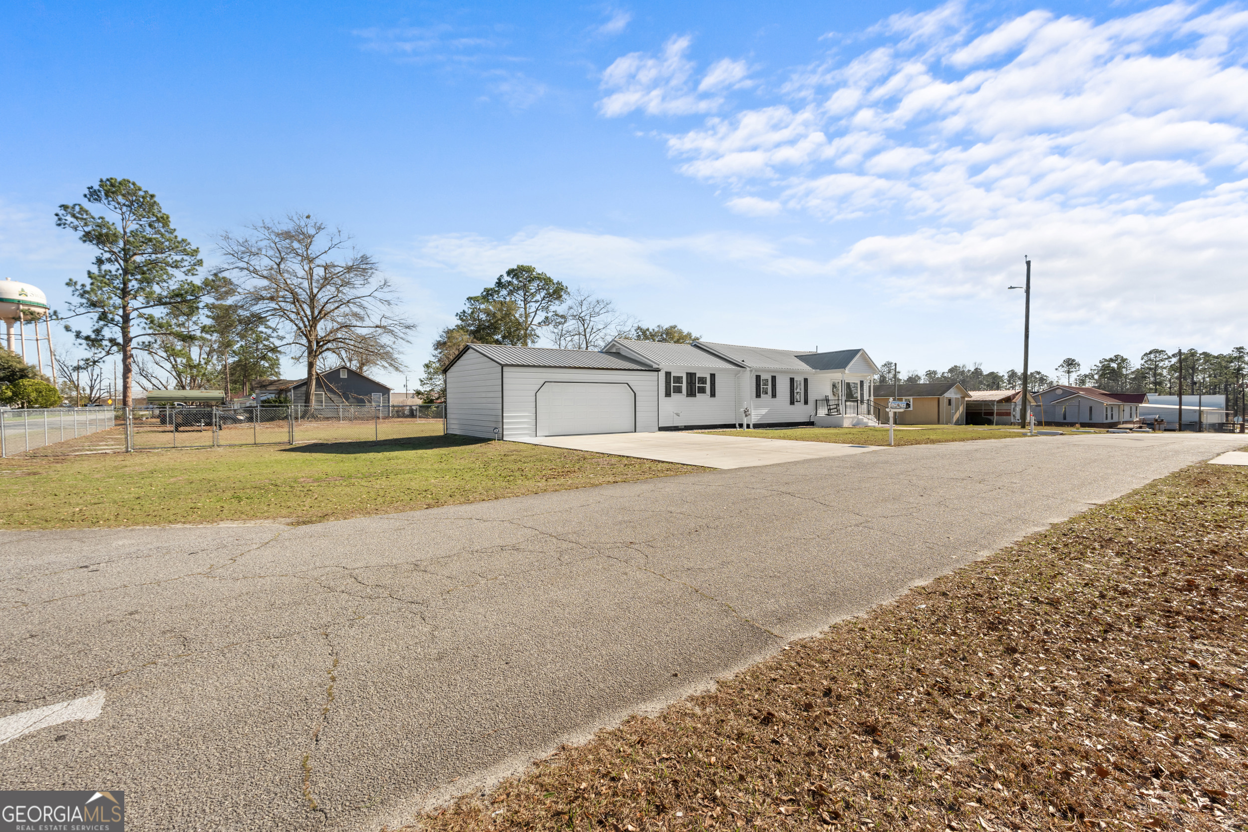124 Pierce Avenue Swainsboro GA 30401