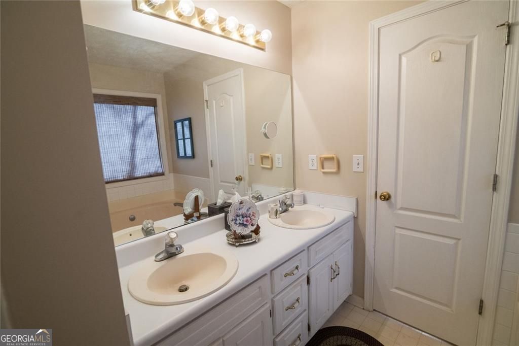 1585 Snow Hill Drive Lawrenceville GA 30045