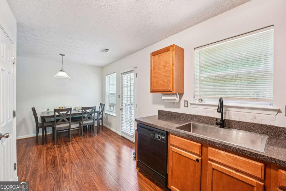2009 Redwood Trace Ellenwood GA 30294