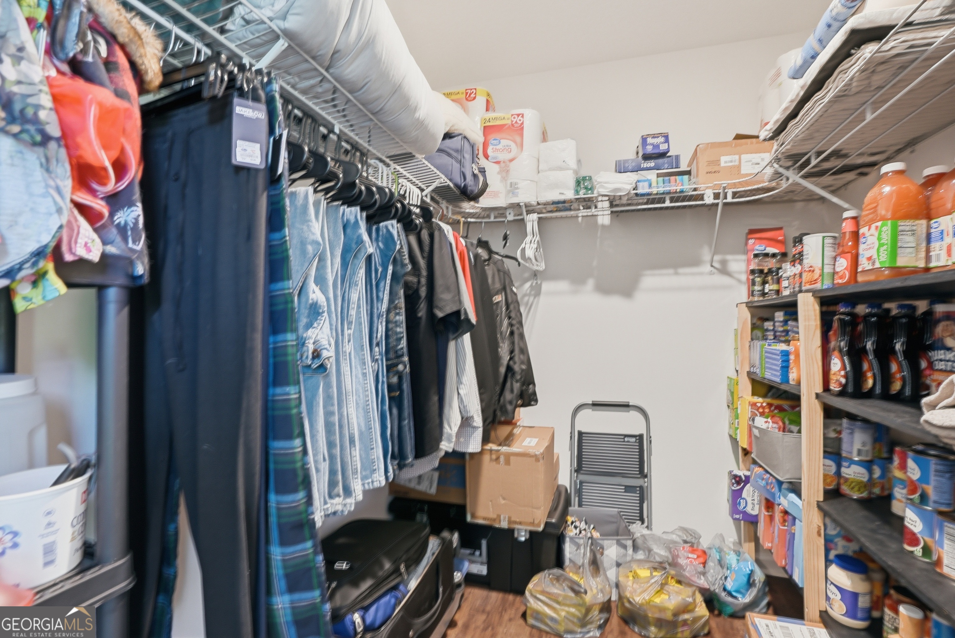 1748 Post Road Hortense GA 31543