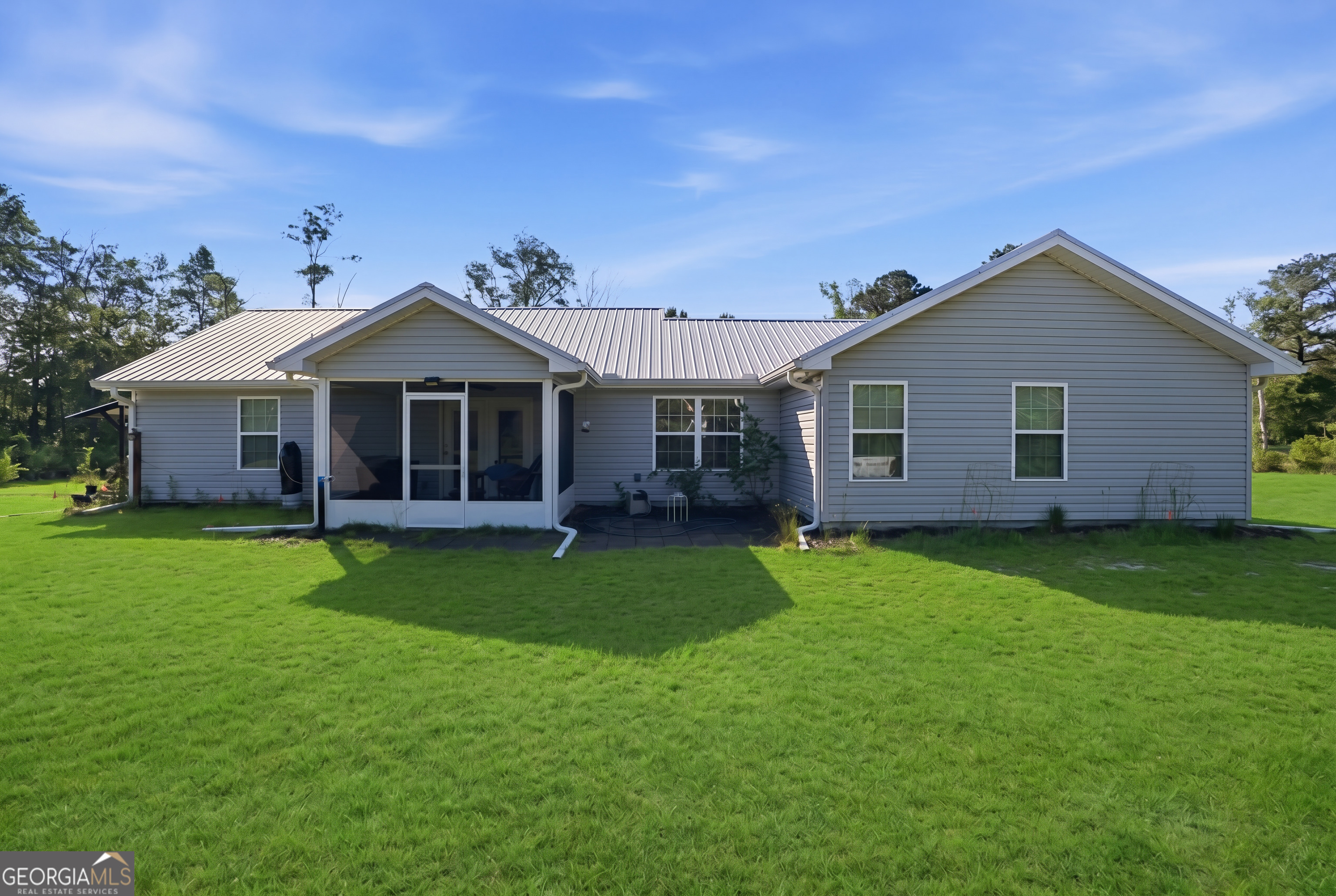 1748 Post Road Hortense GA 31543