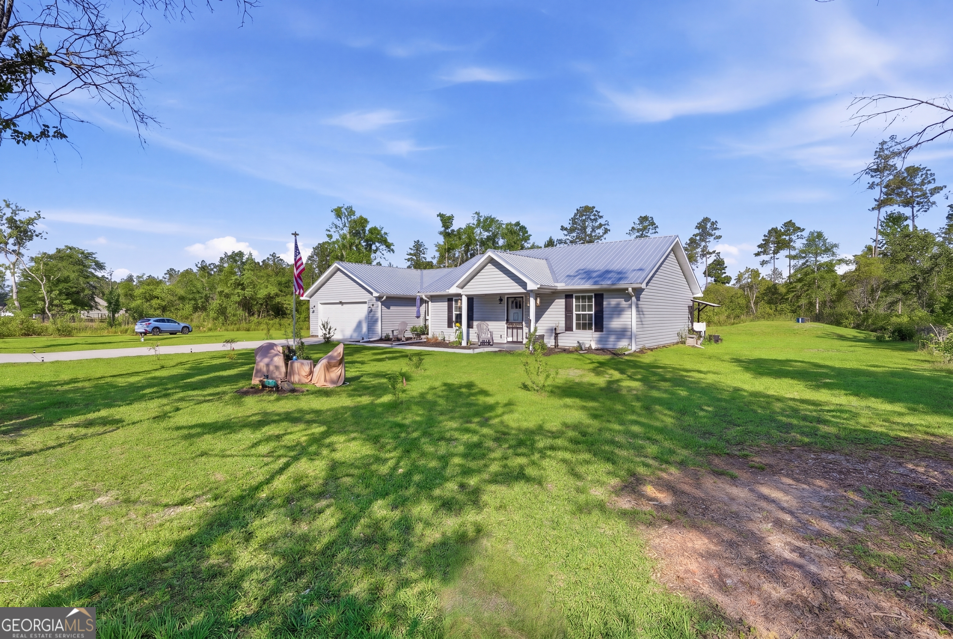 1748 Post Road Hortense GA 31543