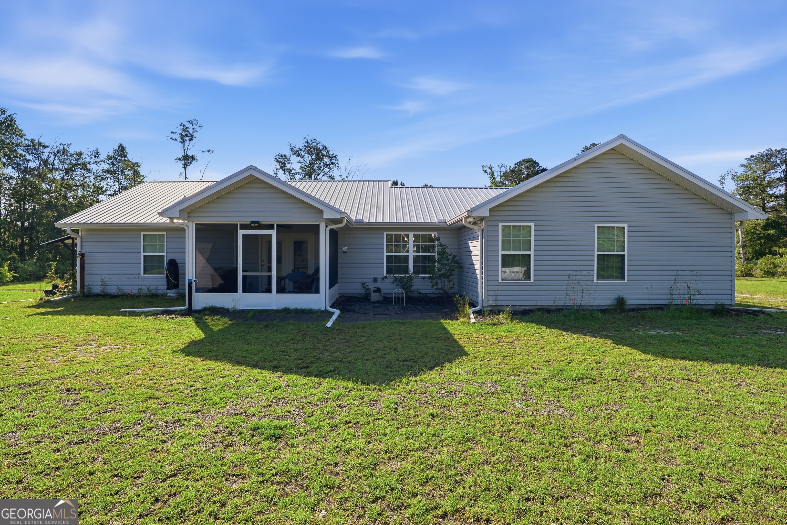 1748 Post Road Hortense GA 31543