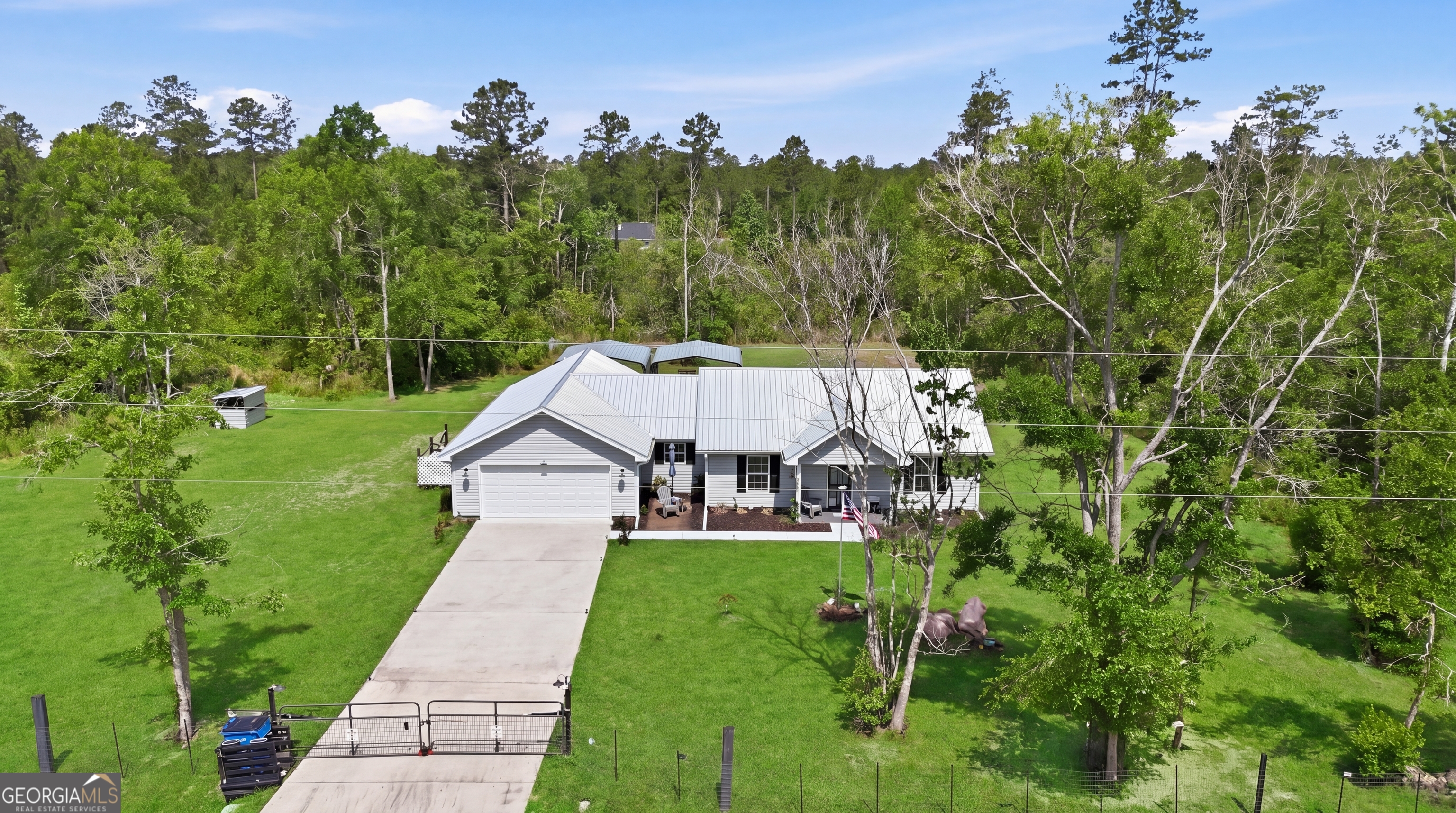 1748 Post Road Hortense GA 31543