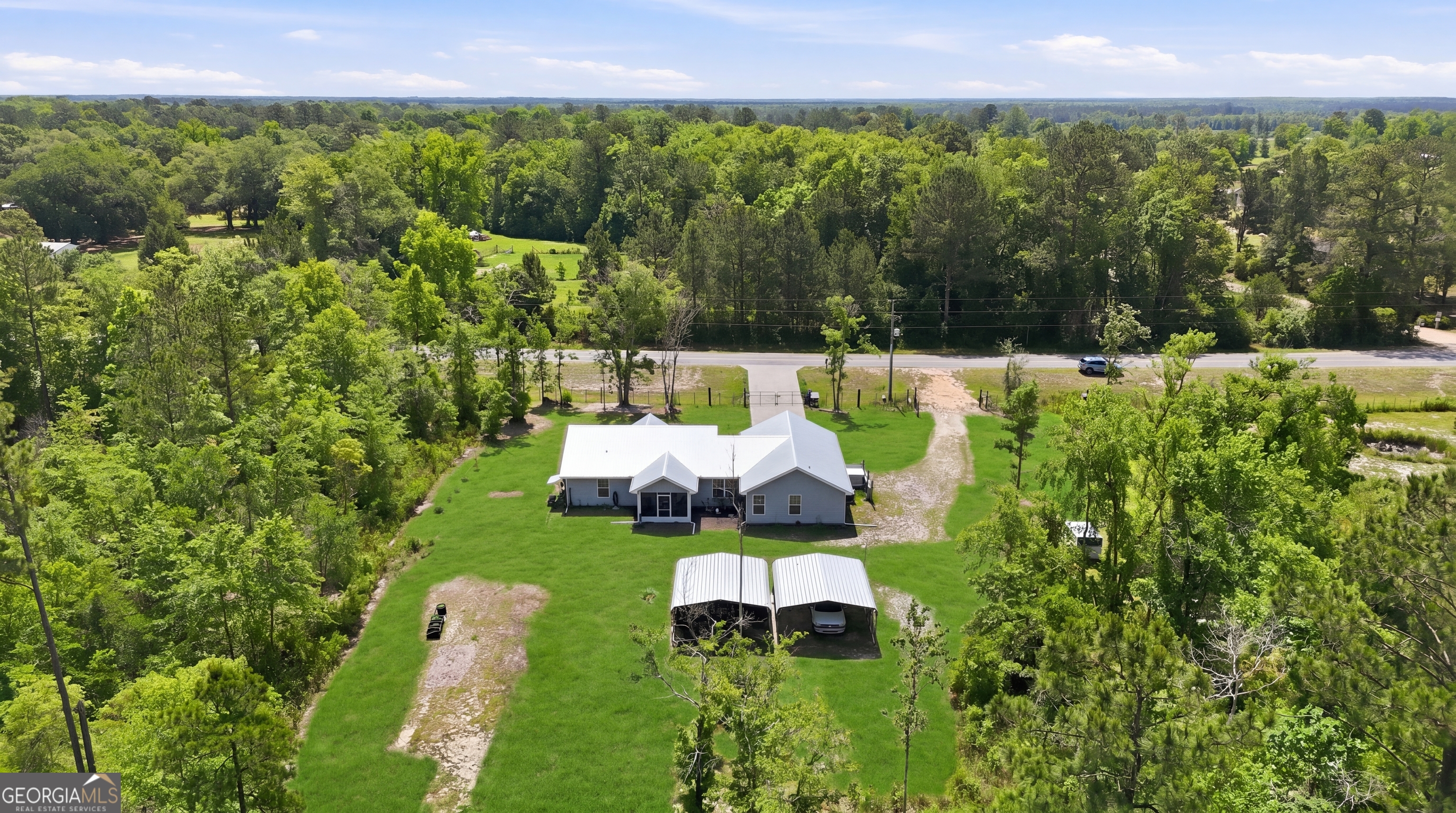 1748 Post Road Hortense GA 31543