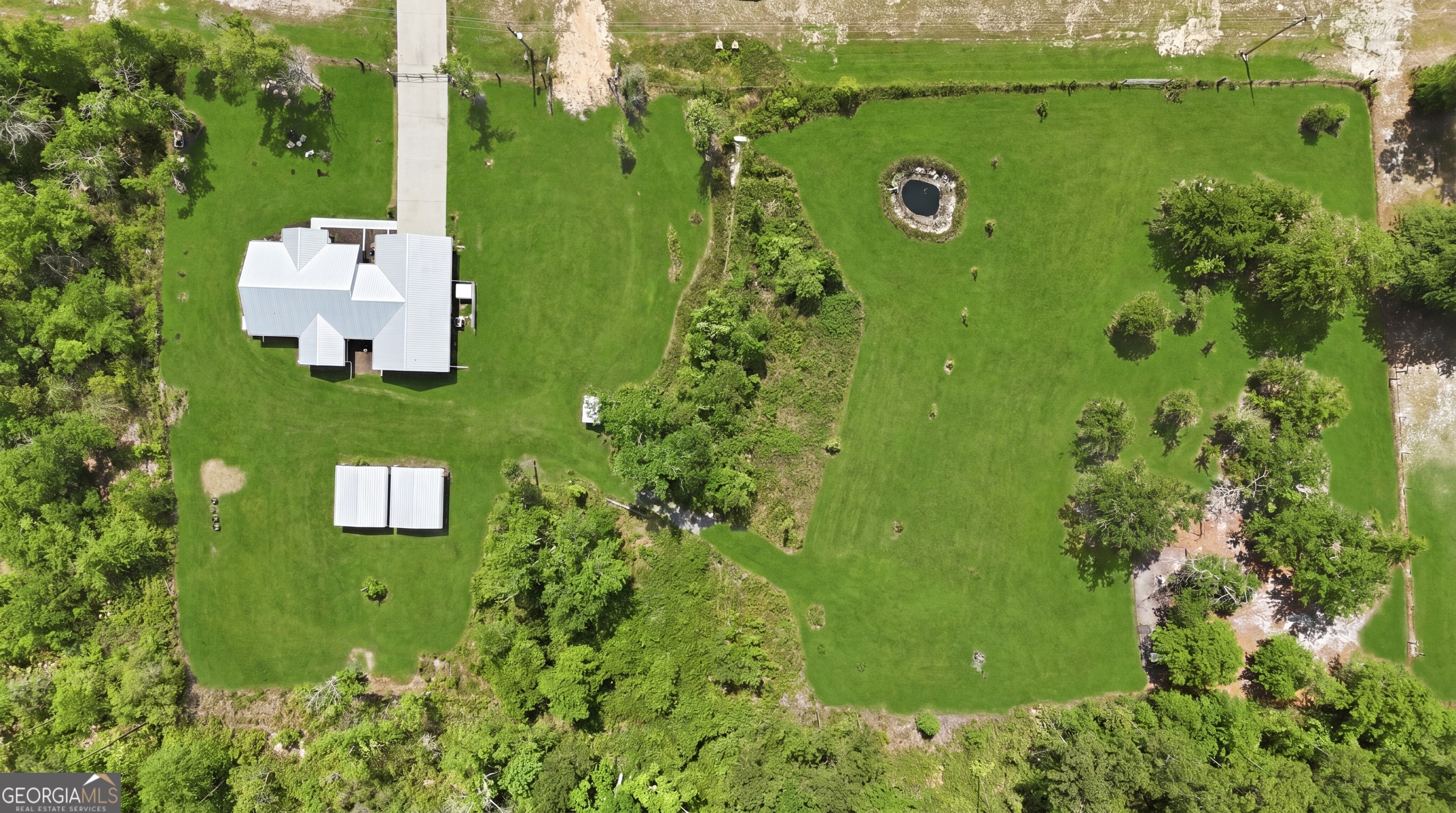 1748 Post Road Hortense GA 31543