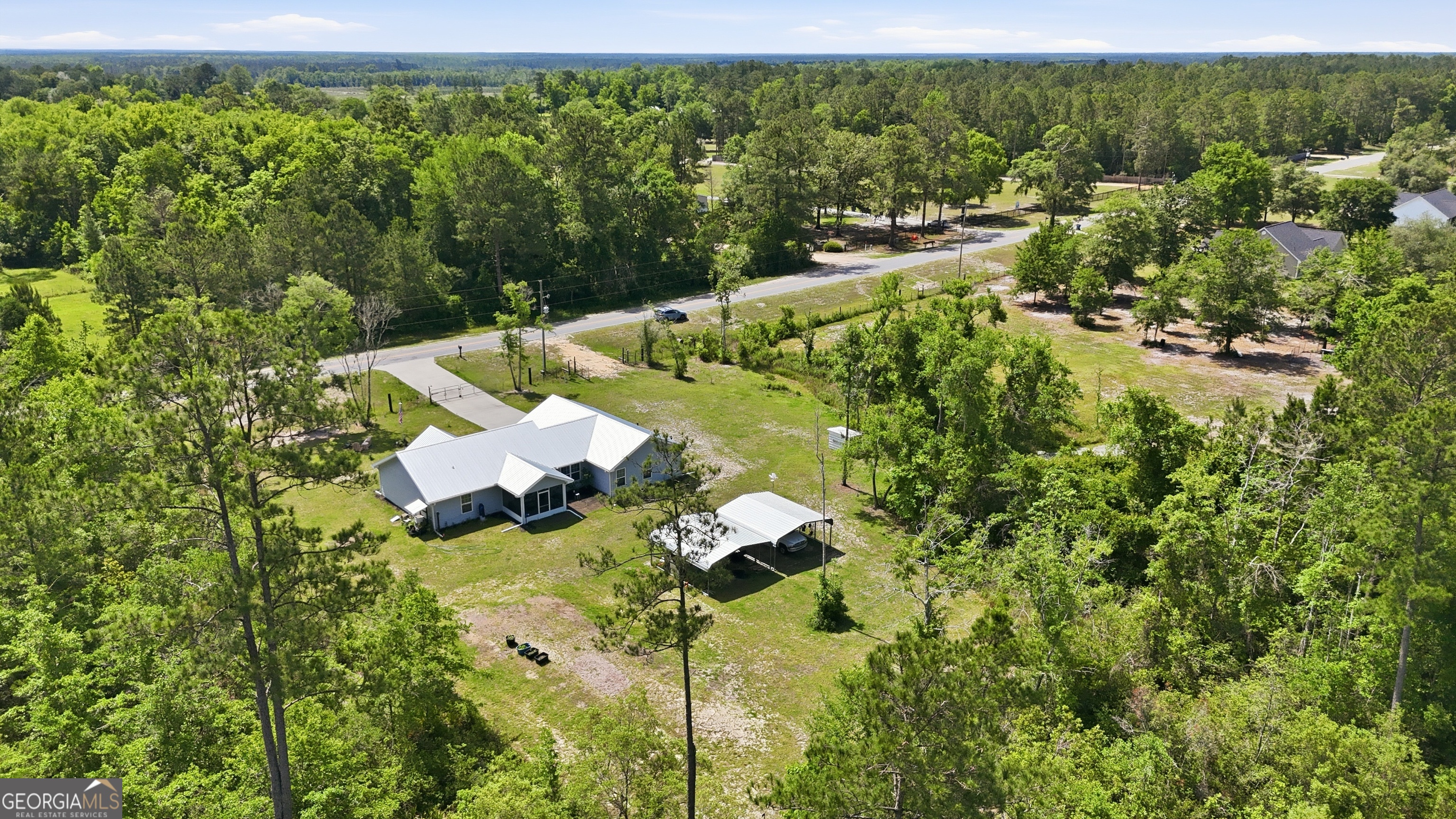 1748 Post Road Hortense GA 31543