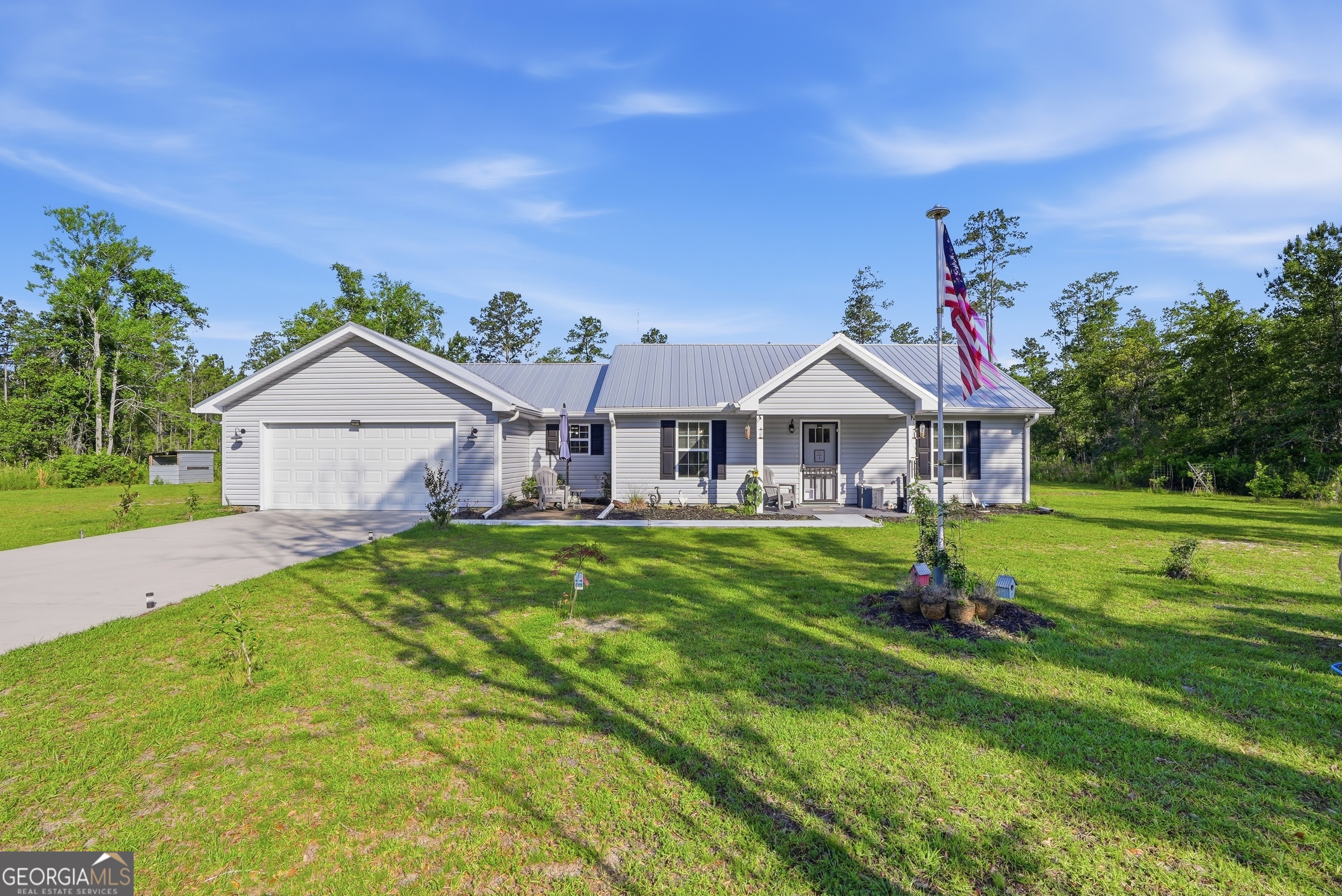 1748 Post Road Hortense GA 31543