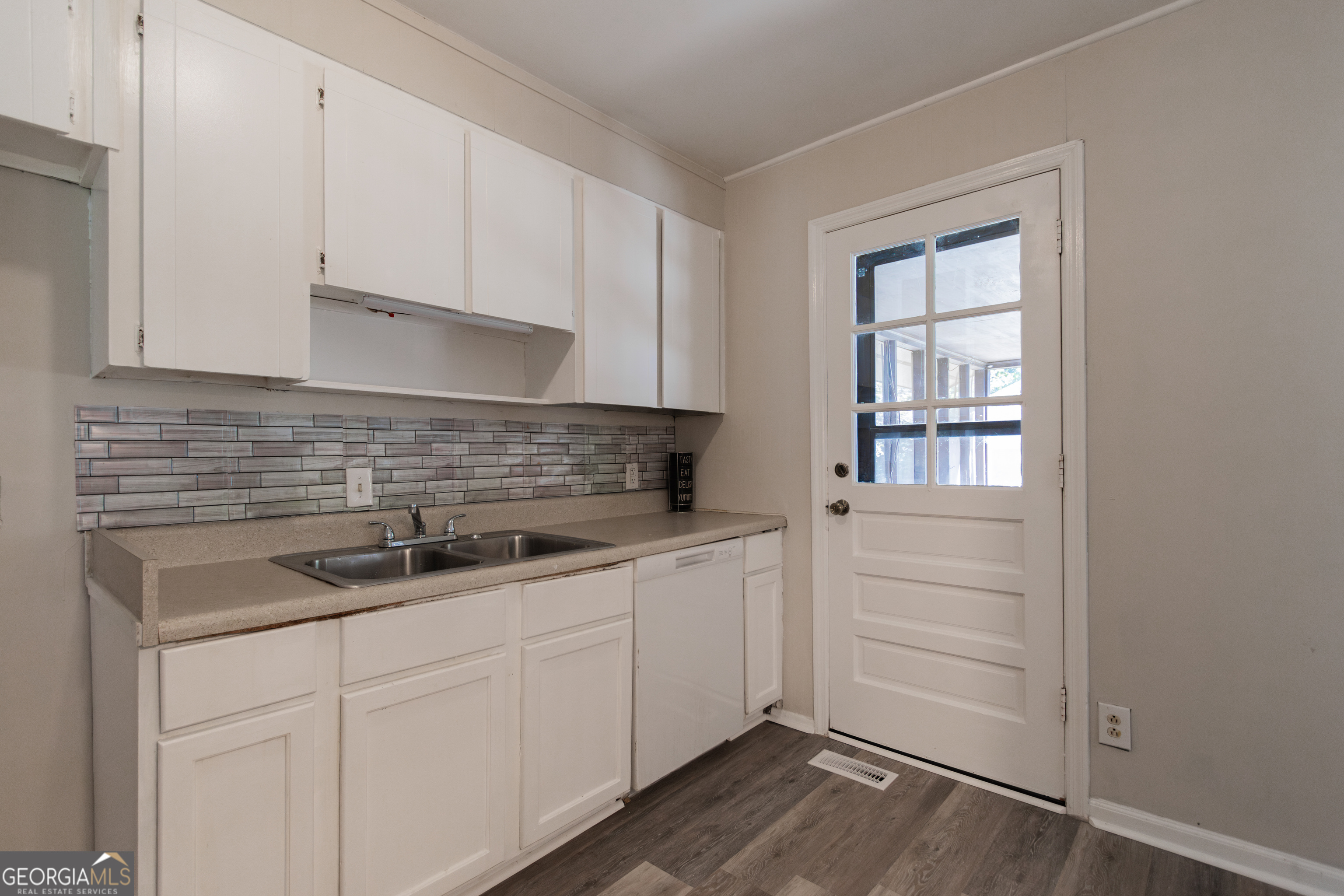 208 Bassett Street Centerville GA 31028