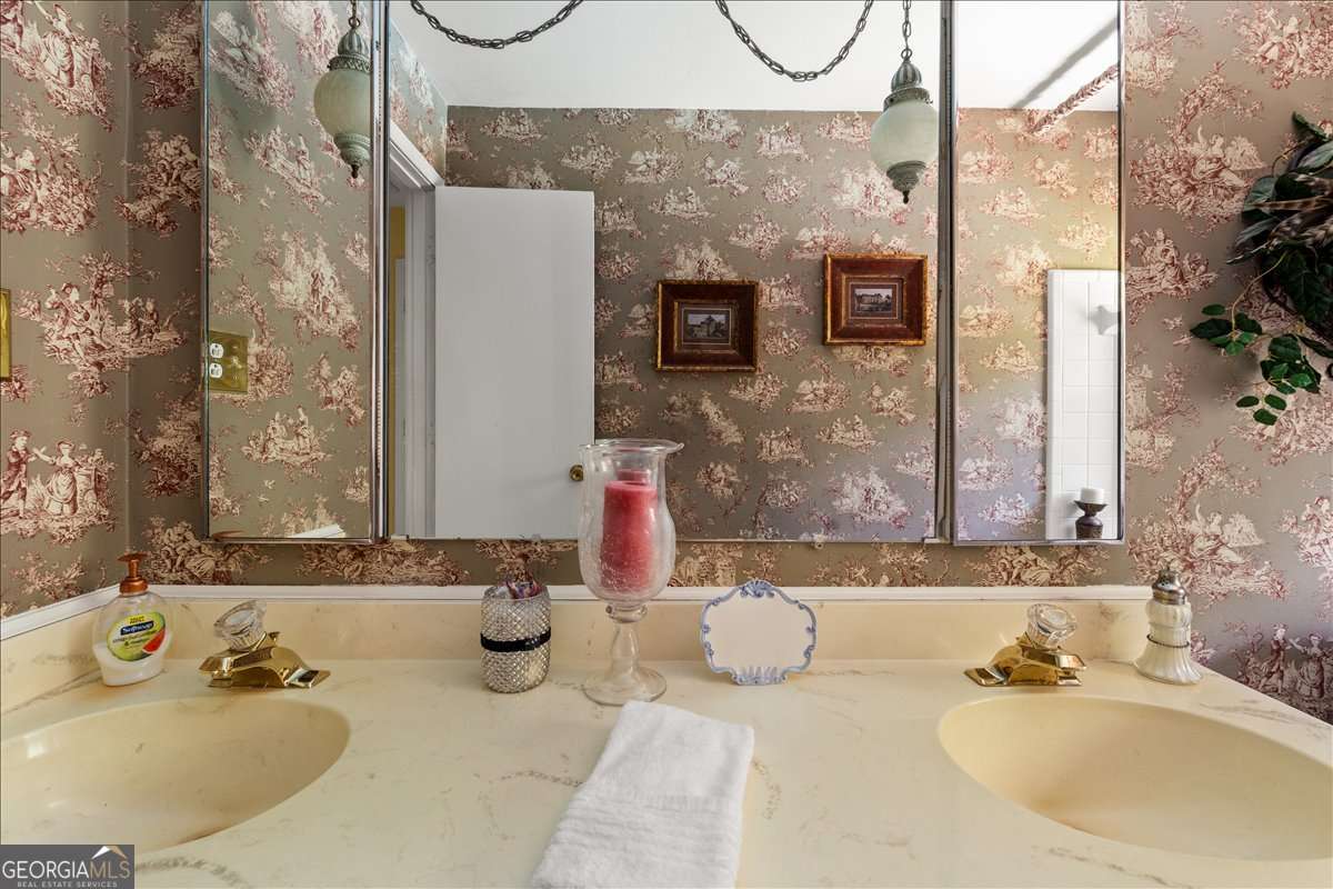 1033 Davenport Circle Powder Springs GA 30127