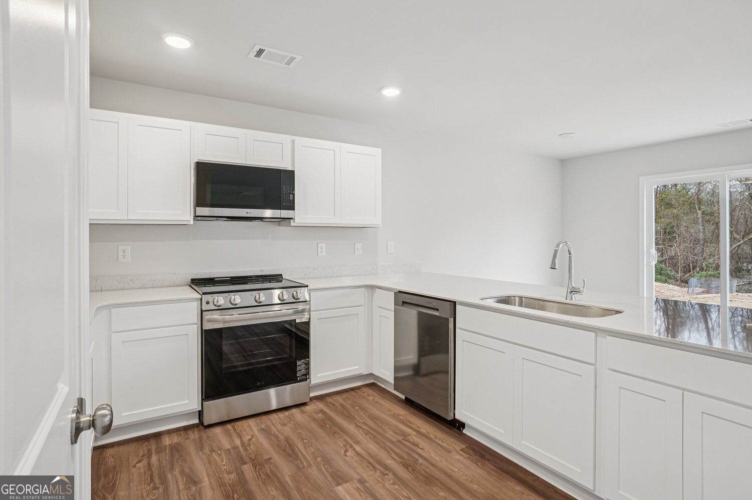 114 Turquoise Path Lizella GA 31052