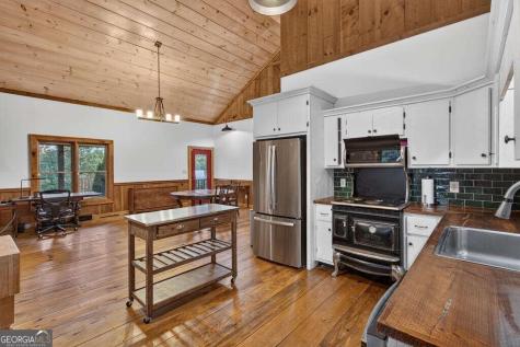 210 W Pierceville Road Mccaysville GA 30555
