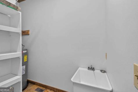 210 W Pierceville Road Mccaysville GA 30555