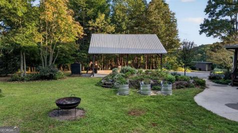 210 W Pierceville Road Mccaysville GA 30555