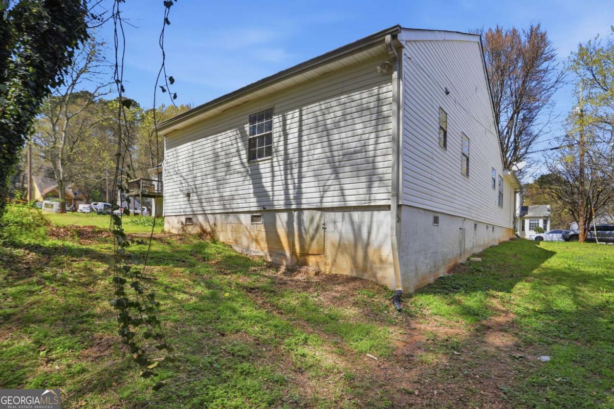 627 Sandys Lane SE Atlanta GA 30354