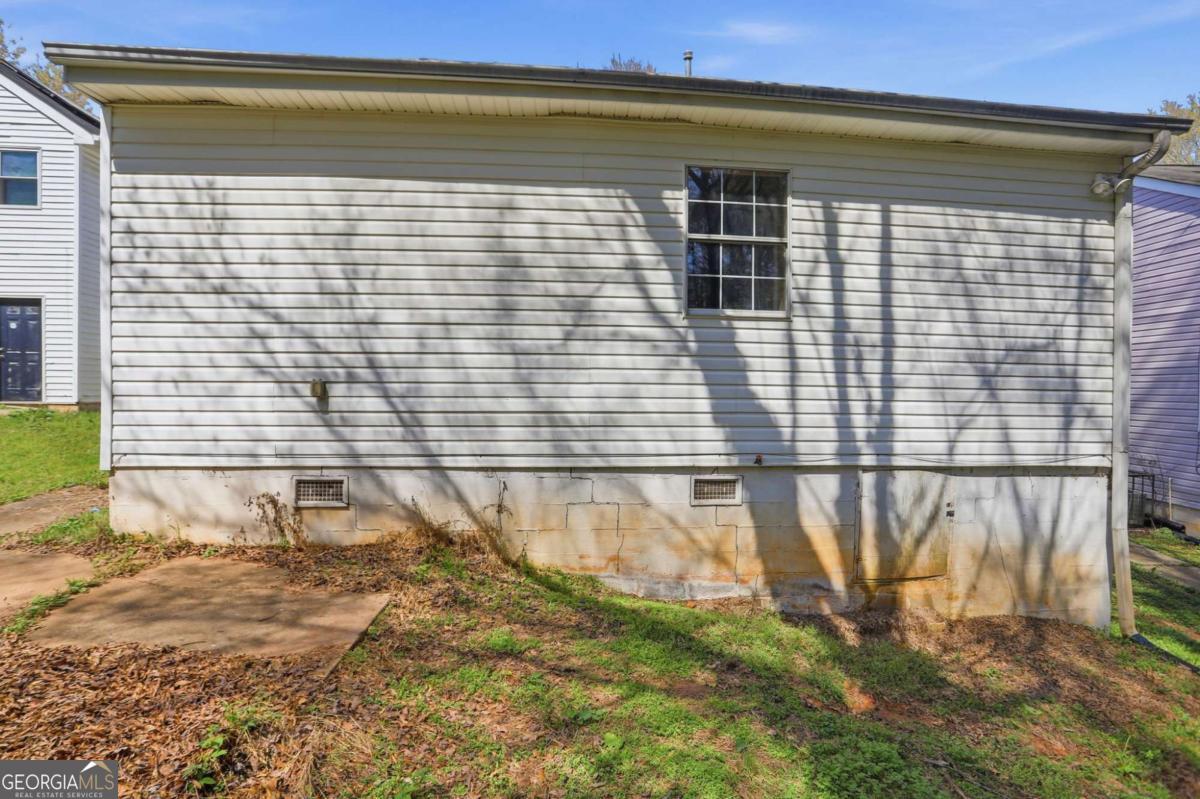 627 Sandys Lane SE Atlanta GA 30354