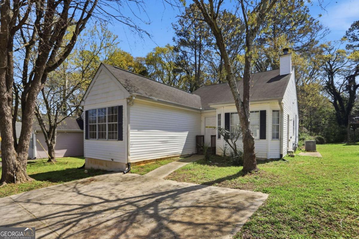 627 Sandys Lane SE Atlanta GA 30354