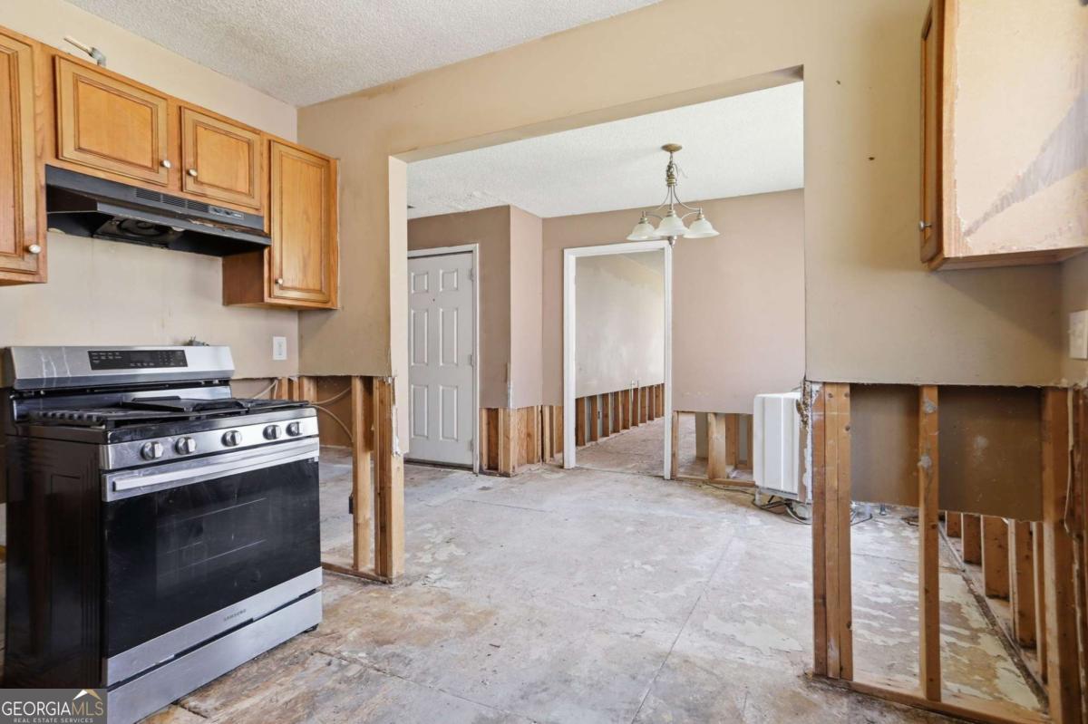 627 Sandys Lane SE Atlanta GA 30354