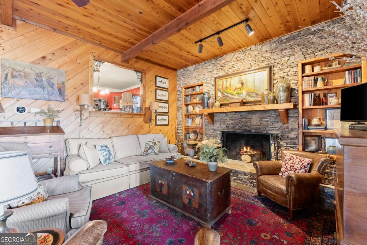62 High Ridge Cleveland GA 30528