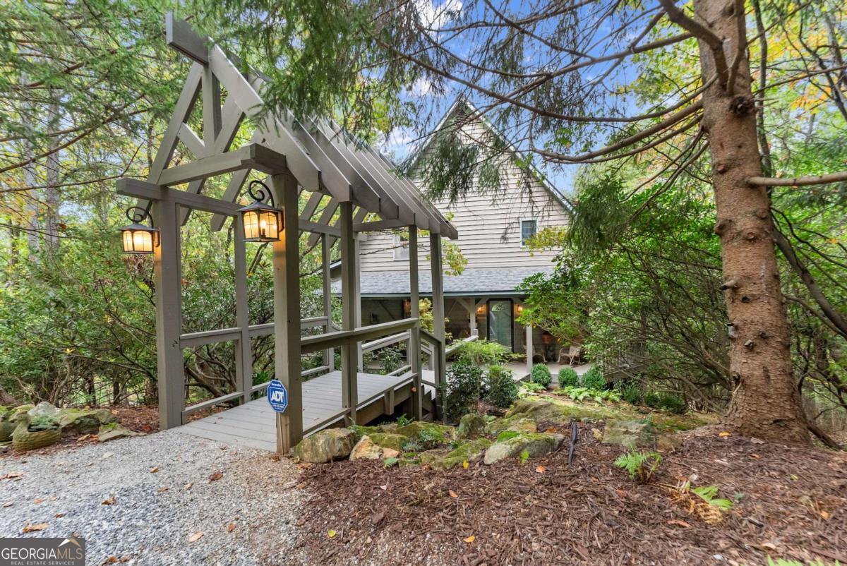 62 High Ridge Cleveland GA 30528