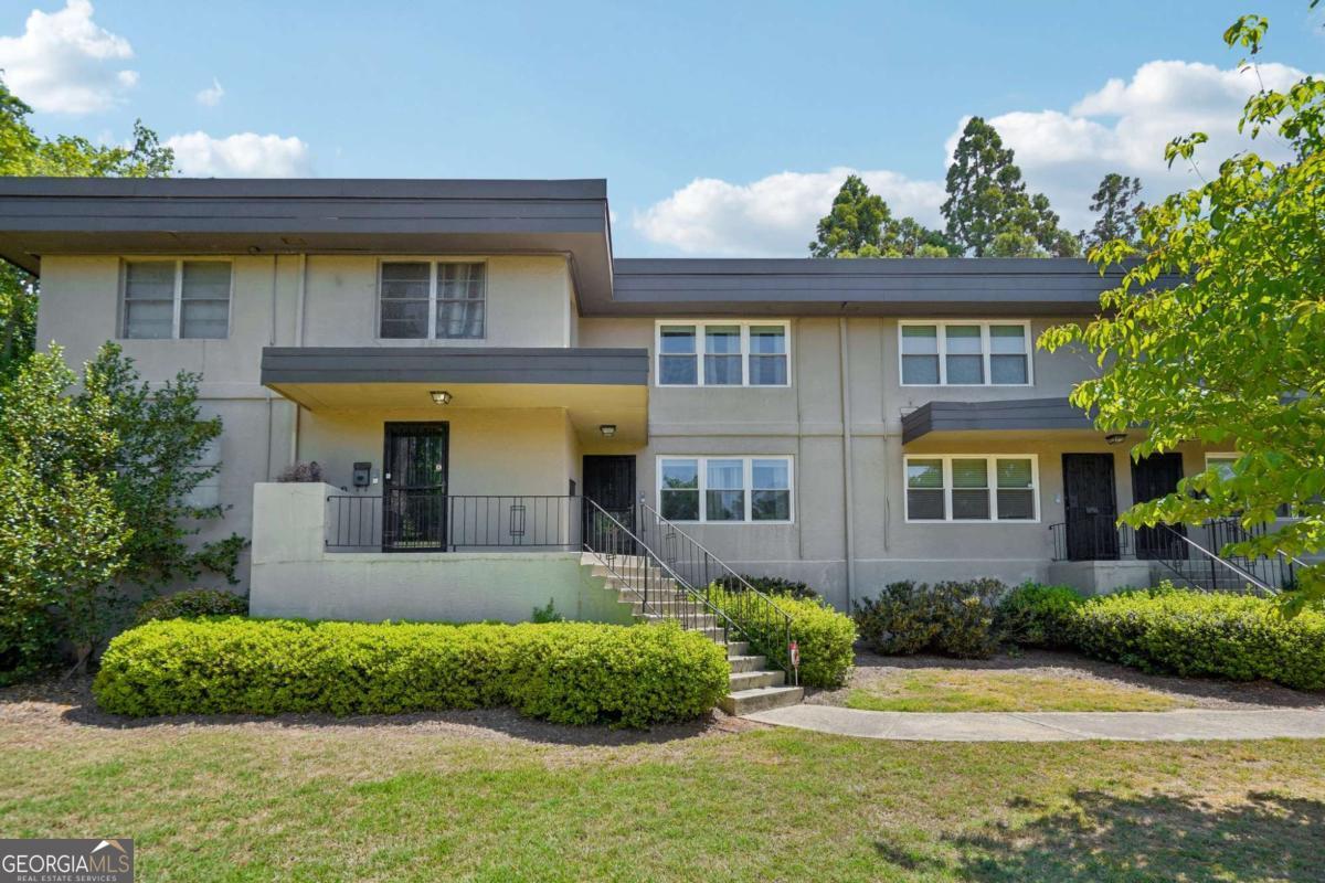 284 Lakemoore Drive NE Atlanta GA 30342