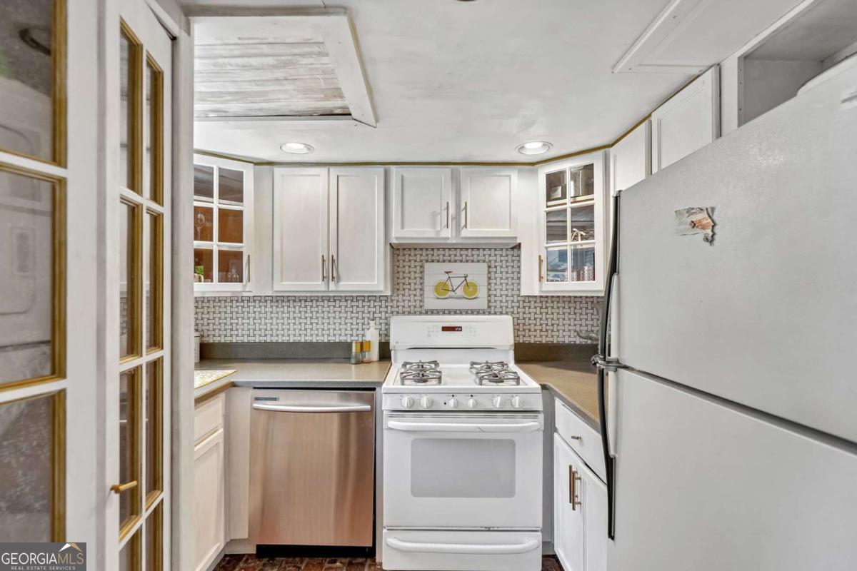 284 Lakemoore Drive NE Atlanta GA 30342