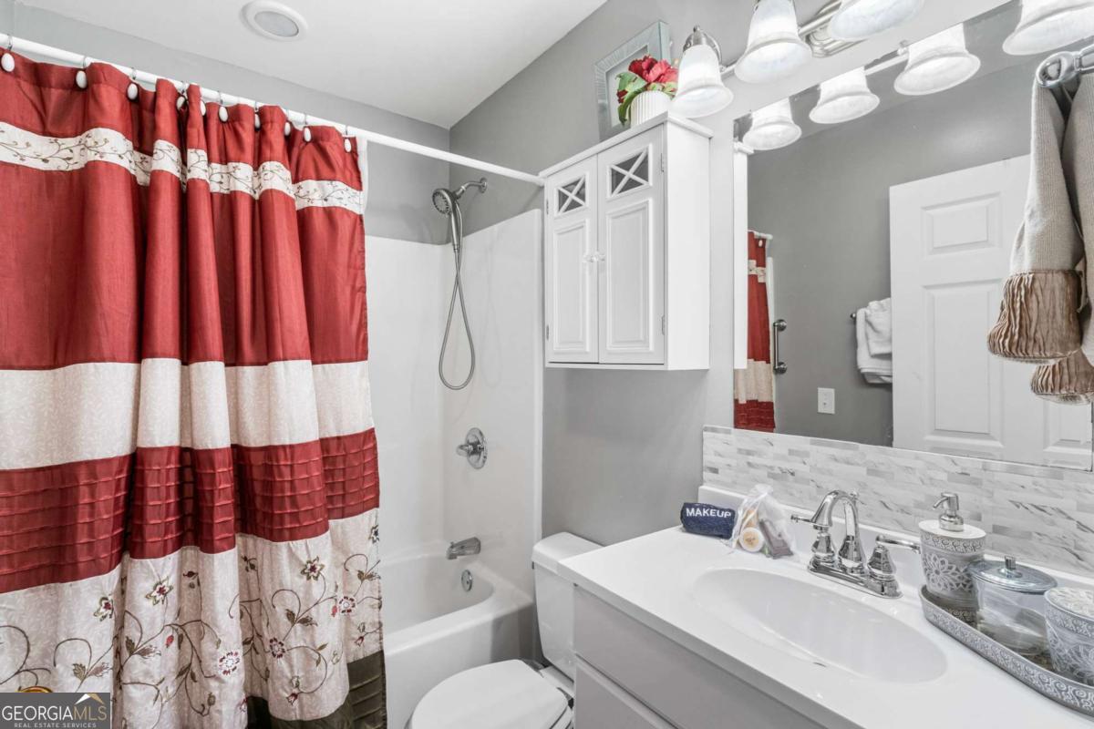 2102 Pooh Corner Hiawassee GA 30546
