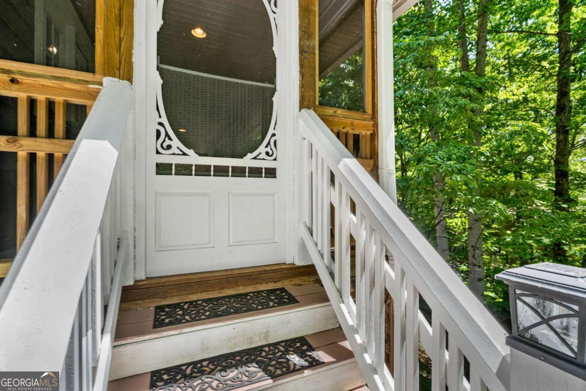 2102 Pooh Corner Hiawassee GA 30546